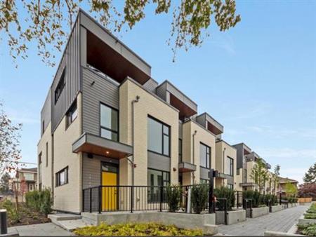 Oak+52 Brand New 3 Bed 3 BATH Townhouse for Rent