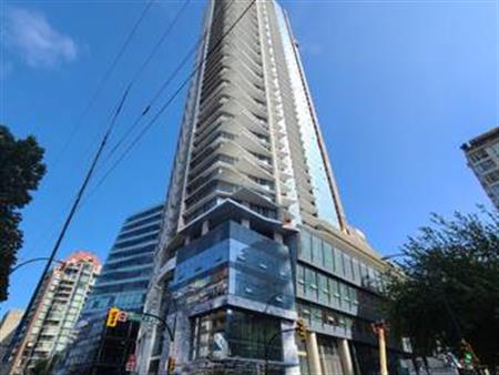 New Luxurious Studio at Burrard One Building