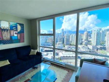 Furnished 1 Bed 1Bath + Den w Stunning Views