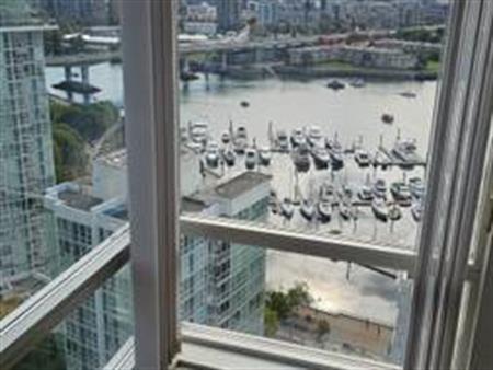 *** FULLY FURNISHED EXECUTIVE CONDO *** 28TH F VIEW!!