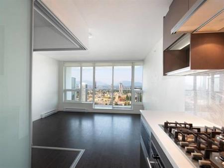 Surrey King George Skytrain Station 1 Bedroom 1 Bathrooms - Available