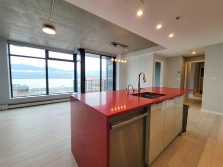 Bright + Spacious 2 Bed + 2 Bath @ Woodwards W-43 - UNFURNISHED