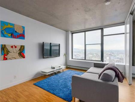 Bright + Spacious 1 Bed + 1 Bath @ Woodwards - Pet Friendly - UNFURNIS