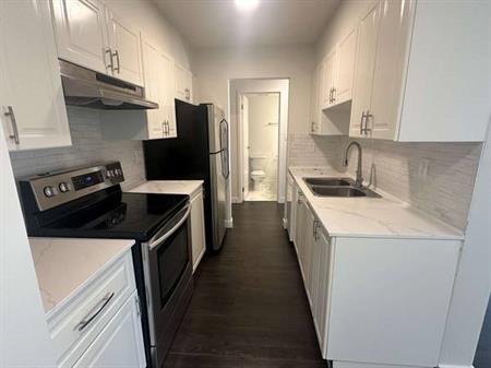 One Bedroom-Lougheed Mall