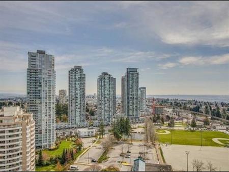 Metrotown 2Bed 2Bath + Den