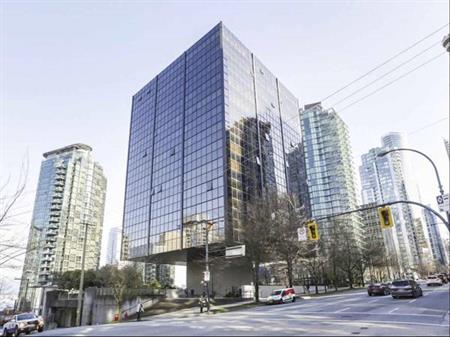 Coal Harbour 1 bed &1 big den for rent