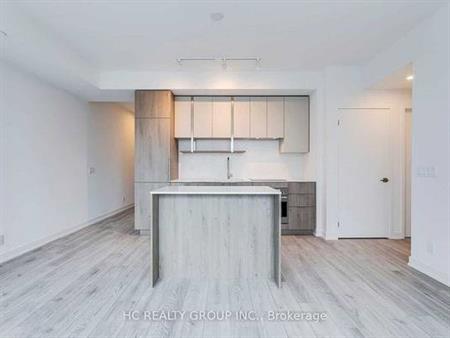 Yonge & Finch Bright +Spacious 2Bdrm Corner Open Concept Kitchen