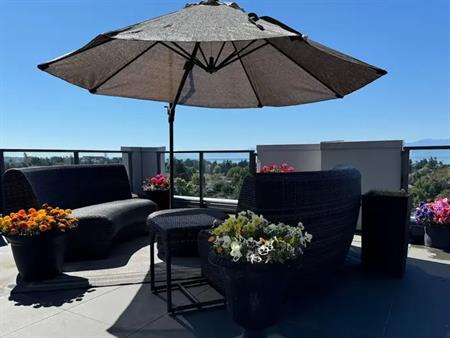 Penthouse with Rooftop Garden and outdoor Kitchen | 501 Park Place, Victoria