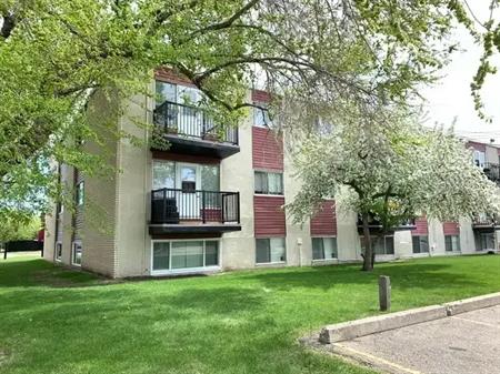 WELLINGTON ARMS!! PREMIUM 1 bedroom unit | 13308 127 Street Northwest, Edmonton