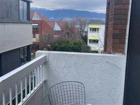 1 bedroom w balcony