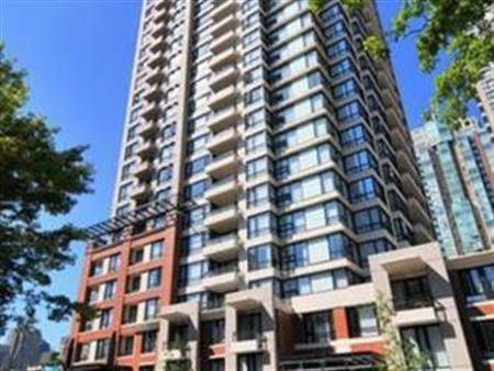 Available Dec 1 or 15 at Yaletown Park 3 - 1 Bdrm