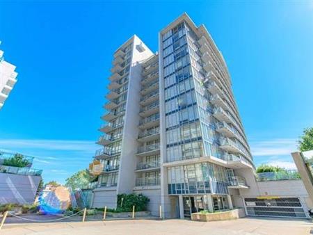 Central Richmond 2 bed 2 bath high floor condo facing Lansdowne mall