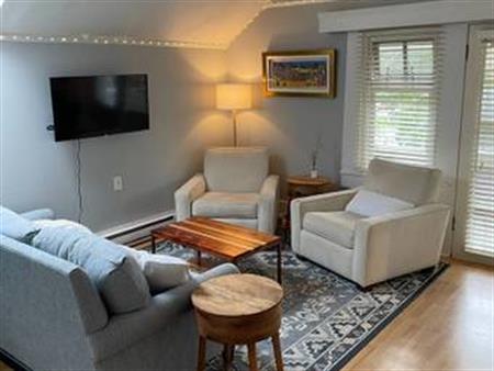 Furnished ALL UTILITIES INCLUDED 1 bed/bath in Kitsilano!