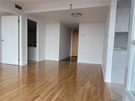 1 Bedroom-633ft2-Spacious 1 bed, Unfurnished (3403)