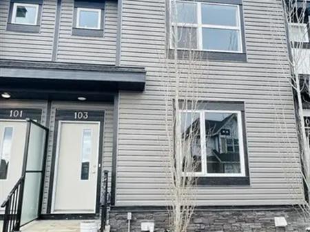 Brand new 3 bedroom townhome in the community of Evanston | 103 - 25 Evanscrest Mews Northwest, Calgary