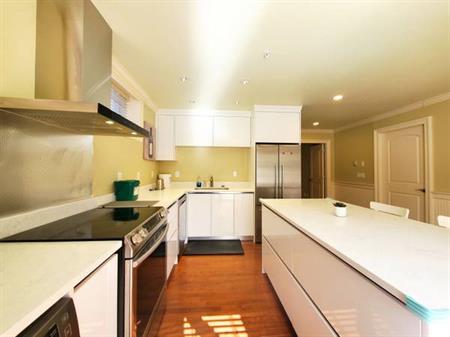 Kerrisdale Newer House Furnished 1 Bed 1 Bath Suite