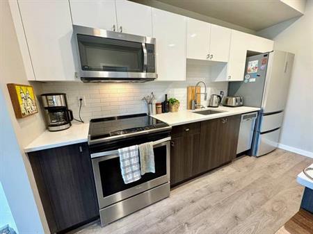 1 Bed Furnished w/ Parking Jan 15th