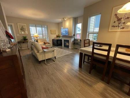 3 bedroom coner townhouse Squamish