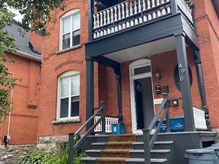 496 Cooper St. between Lyon and Kent St. Centretown Main Floor 3 bedroom Available December or January 1 | 496 Cooper Street,