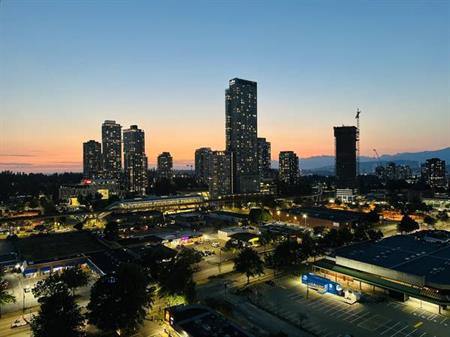 Surrey central - 1 Bed 1 Bath Fully Furnished Apartment