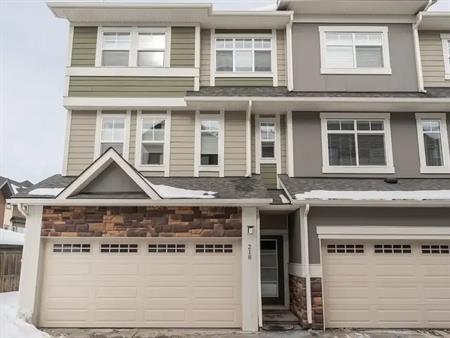 Executive 3 bedroom townhouse in Wentworth | 218 Wentworth Row Southwest, Calgary