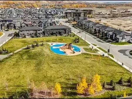 NEW LISTING ****CHRISTMAS BONUS WITH 1 YEAR LEASE | 111 Wolf Creek Drive Southeast, Calgary