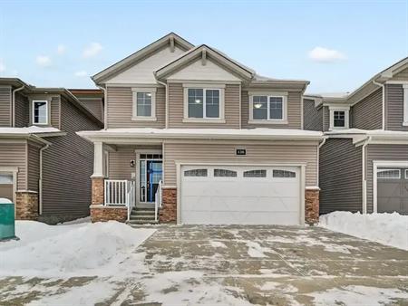 Executive home with 3 Bed 3 Bath, double garage on a quiet street | Carringford Rd NW, Calgary