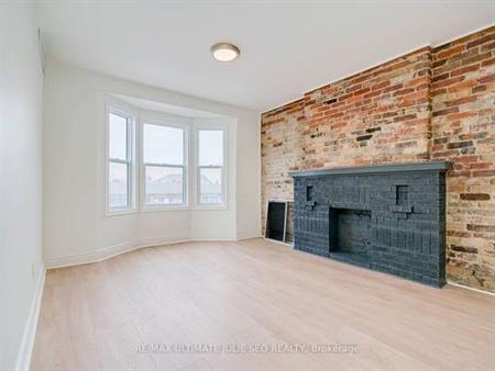 HIGH PARK EXPOSED BRICK 2 BEDS 1 BATH ON SUBWAY LINE