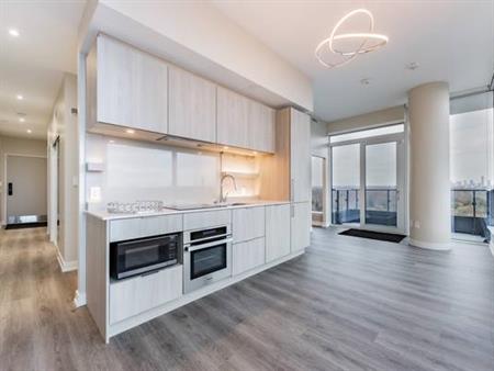 28 ANN ST. #1709 - LUXURY 1BED+DEN/1BATH, PARKING, LOCKER, SECURITY