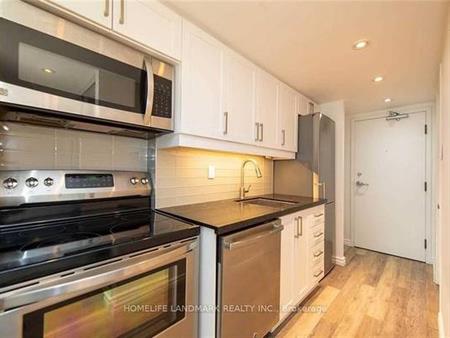 KING WEST JR 1 BED CONDO INCREDIBLE VALUE