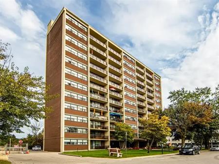 Centennial Towers | 155 Navy Street, Oakville