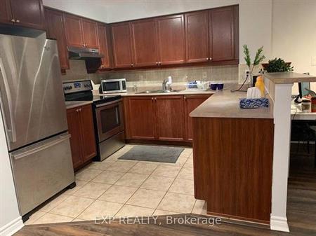 Burnhamthorpe & Duke Of York Fully Furnished 3Bdrm +Den Utilities In