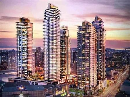 Metrotown Station Square 1Bed + 1Bath + 1Den (total 803 sqft)