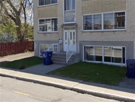 5 1/2 - Laval (Laval-des-Rapides) - 1 999 $/mois