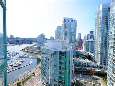 Waterfront 2 bedrooms & 2 Bathrooms in Yaletown Marinaside