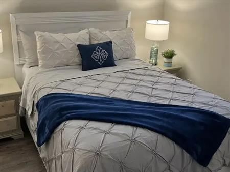 2bed+den looking for roomate | Edmonton