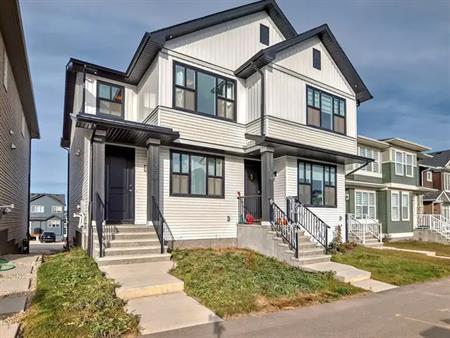 3 Bedroom Duplex in Prestigious Glacier Ridge | 274 Aquila Dr NW, Calgary