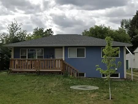 3 bed 1.5 bath UofA, windsor park! | 8428 117 Street Northwest, Edmonton