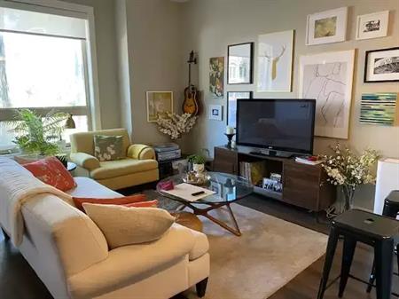 Sunny, renovated apt in a house in The Junction | 50 McMurray Avenue, Toronto