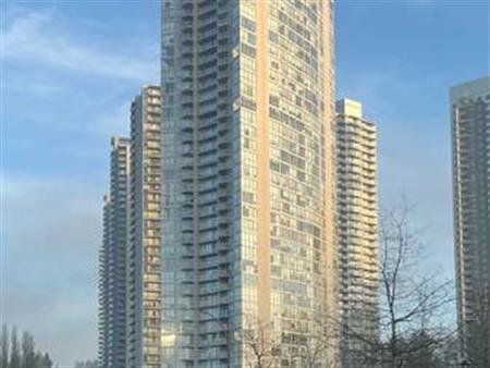 Corner Unit – Steps from King George Skytrain