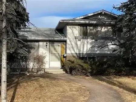 NEWLY RENOVATED SINGLE HOUSE IN RUNDLE | 247 Rundlemere Rd NE, Calgary