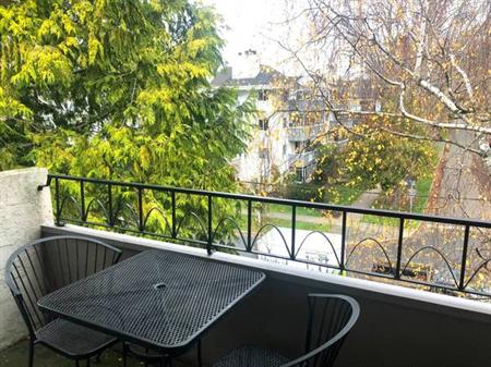 Top Floor Apartment in Bellwood Place