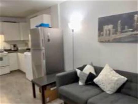 1000$ 1 bedroom basement newton