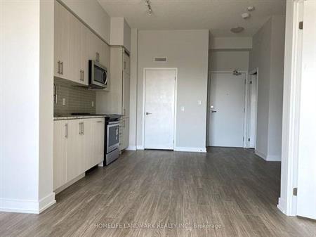 Burnhamthorpe/Parkside Village-Spacious Modern 1Bdrm+Den 1Bath&Parking