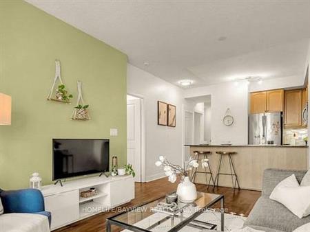 Hurontario/Burnhampthrope-Spacious 1Bdrm+Den 2Bath 1Locker