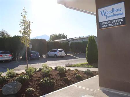 Beautiful 3 Bed 1 1/2 Bath townhome for rent in Chilliwack! | 9253 Woodbine Street, Chilliwack