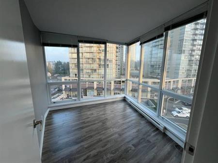 **Large 2 Bed, 2 Bath Next to Skytrain**