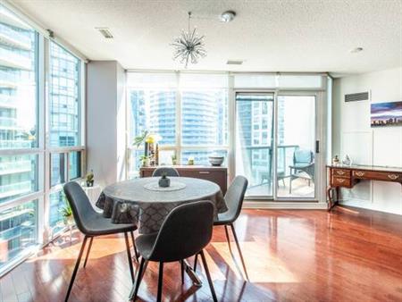 Elegant 1 Bedroom, 1 Bathroom with High Ceilings and Balcony