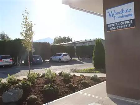 Beautiful 3 Bed 1 1/2 Bath townhome for rent in Chilliwack! | 9253 Woodbine Street, Chilliwack