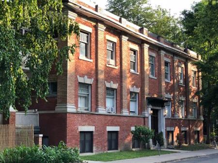 Historic Annex 2-bedroom gem